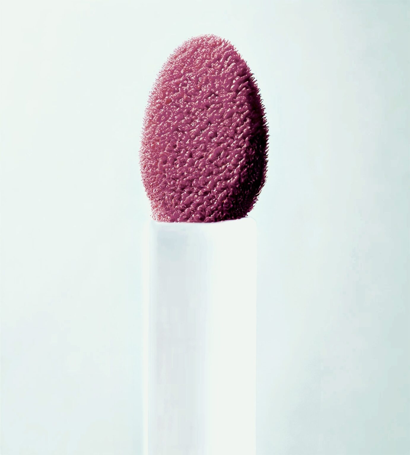 Lip 104