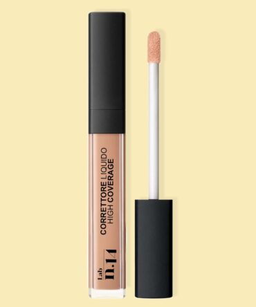 Correttore Beige neutro caldo con sottotono rosato per pelli medie 03